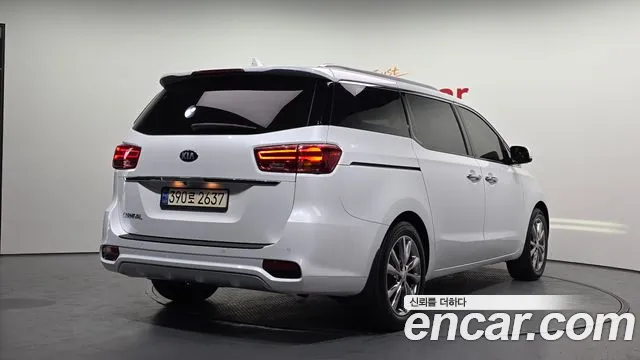 Kia Carnival 2020 thumb 7