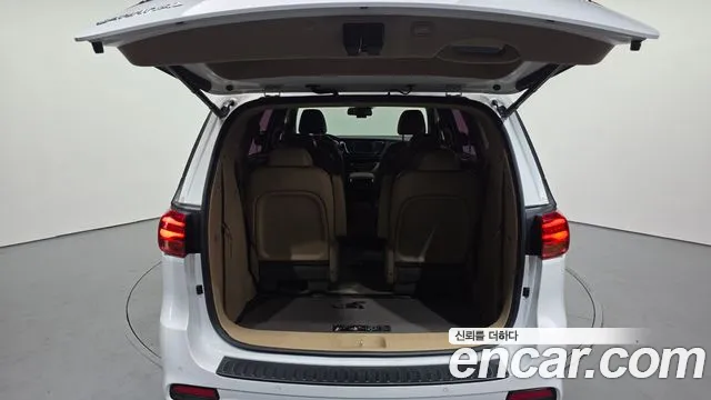 Kia Carnival 2020 thumb 2
