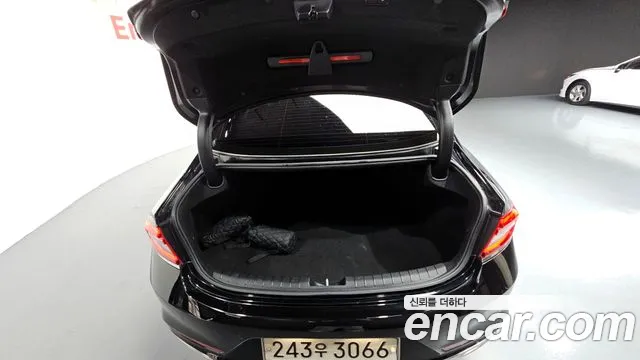 Hyundai Grandeur 2018 thumb 9