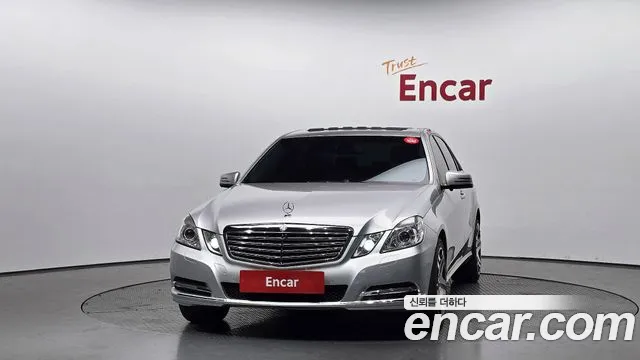 Mercedes-Benz E-Class 2011 thumb 11
