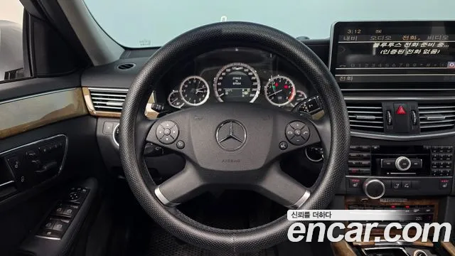 Mercedes-Benz E-Class 2011 thumb 7