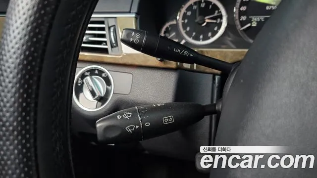 Mercedes-Benz E-Class 2011 thumb 12