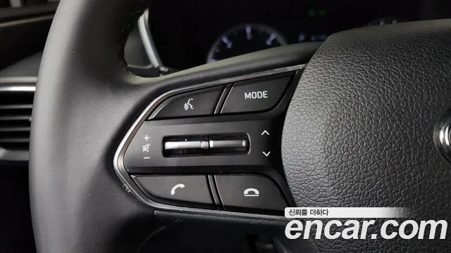 Hyundai Santa Fe 2018 thumb 3