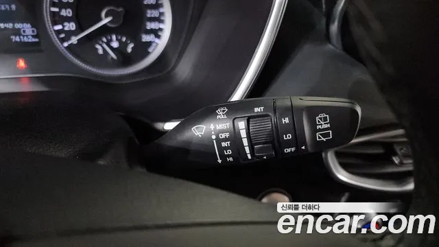 Hyundai Santa Fe 2018 thumb 12