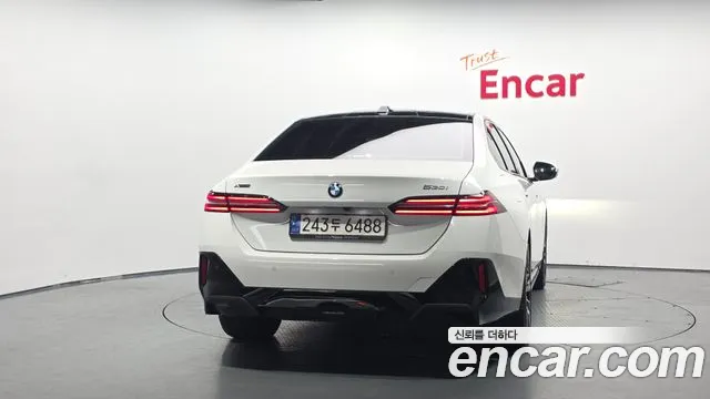 BMW 5 серии 2024 thumb 9