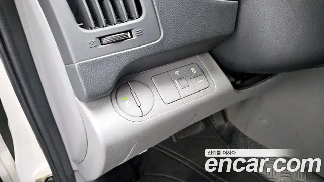 Hyundai Staria 2015 thumb 4