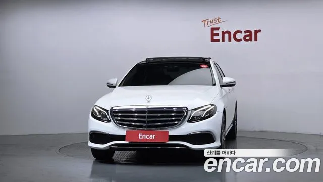 Mercedes-Benz E-Class 2019 thumb 4