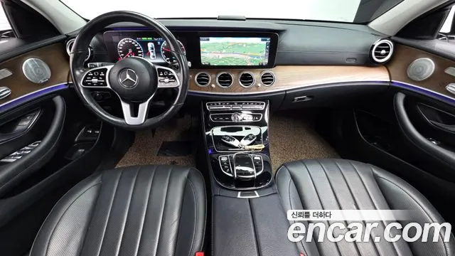 Mercedes-Benz E-Class 2019 thumb 7