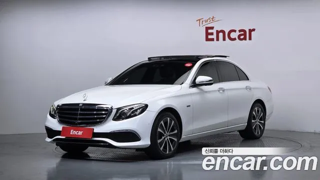 Mercedes-Benz E-Class 2019 thumb 9