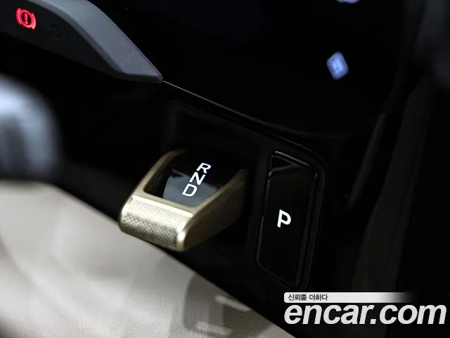 Porsche Taycan 2023 thumb 9