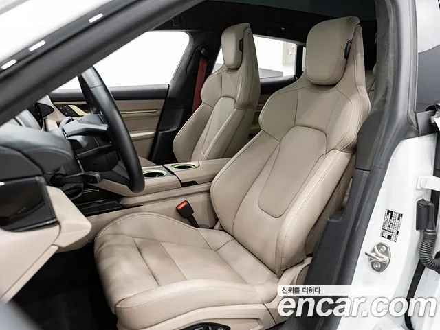 Porsche Taycan 2023 thumb 10