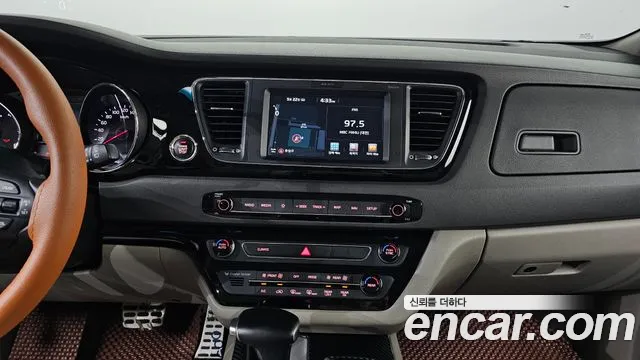Kia Carnival 2017 thumb 5