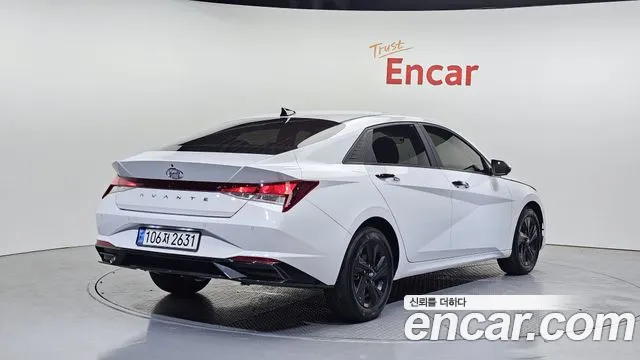 Hyundai Elantra 2022 thumb 4