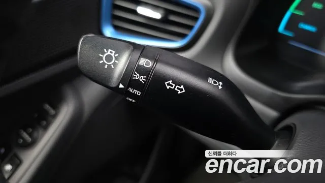 Hyundai Ioniq Hybrid 2016 thumb 12