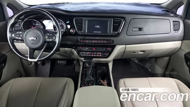 Kia Carnival 2017 thumb 3