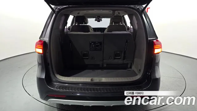 Kia Carnival 2017 thumb 12