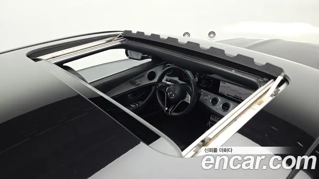 Mercedes-Benz E-Class 2021 thumb 3