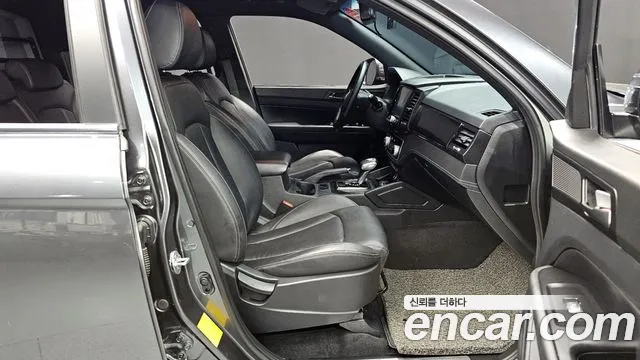 KGM Rexton 2020 thumb 2