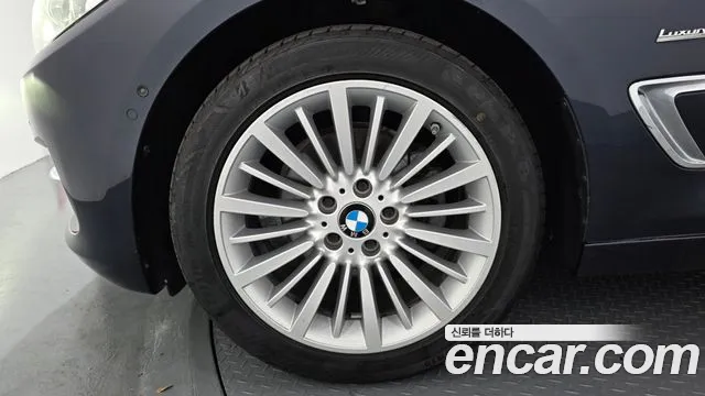 BMW 3 серии Gran Turismo 2018 thumb 9