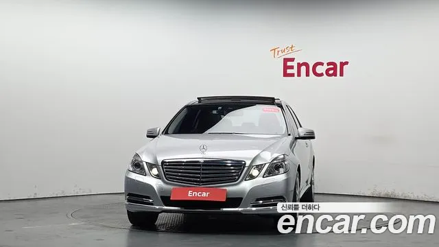 Mercedes-Benz E-Class 2013 thumb 9