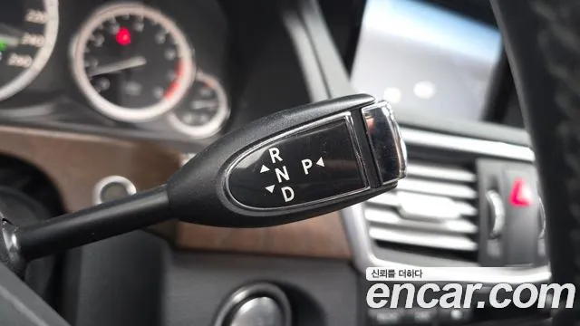 Mercedes-Benz E-Class 2013 thumb 11