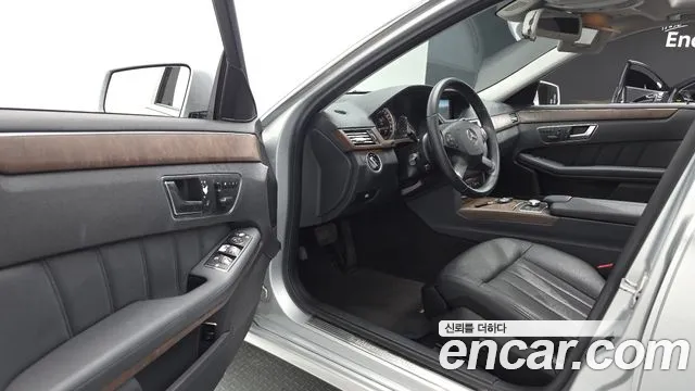 Mercedes-Benz E-Class 2013 thumb 5