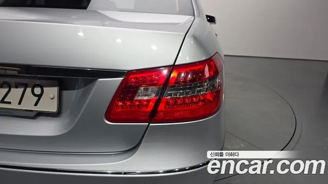 Mercedes-Benz E-Class 2013 thumb 4