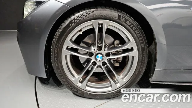BMW 3 серии 2018 thumb 9