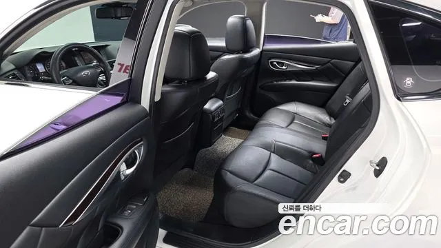 Infiniti M 2010 thumb 7