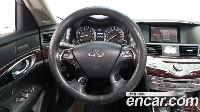 Infiniti M 2010 thumb 11