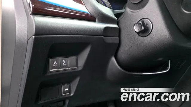 Infiniti M 2010 thumb 3