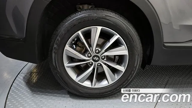 Hyundai Santa Fe 2018 thumb 2
