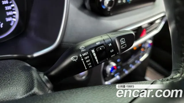 Hyundai Santa Fe 2018 thumb 12