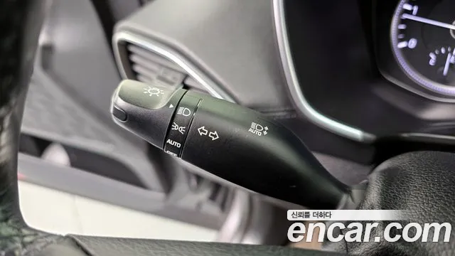 Hyundai Santa Fe 2018 thumb 7