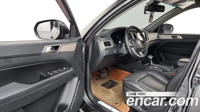 KGM Rexton 2019 thumb 9