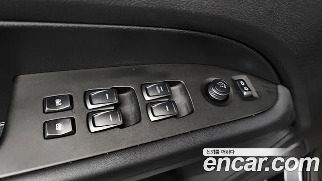 KGM Rexton 2019 thumb 5