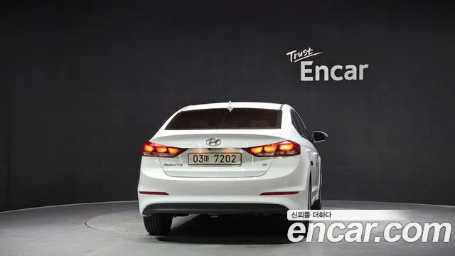 Hyundai AD 2017 thumb 7