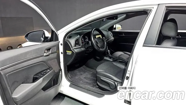 Hyundai AD 2017 thumb 9