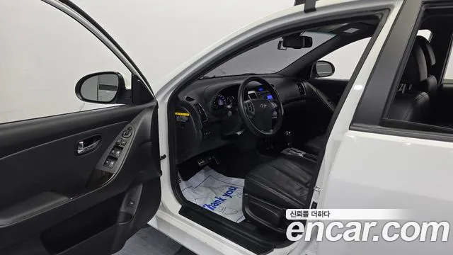 Hyundai Avante 2010 thumb 6