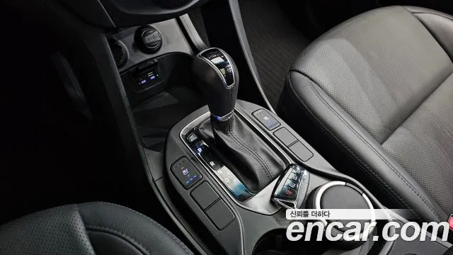 Hyundai Санта Фе 2015 thumb 12