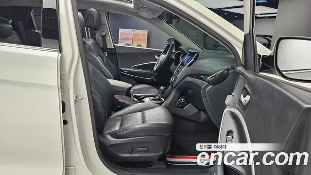Hyundai Santafe 2015 thumb 6