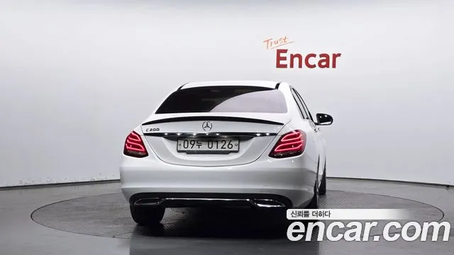Mercedes-Benz C-Class 2017 thumb 11