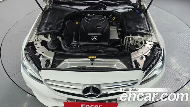 Mercedes-Benz C-Class 2017 thumb 2