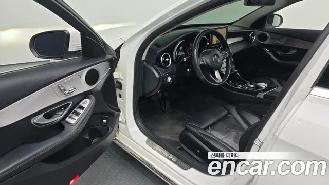 Mercedes-Benz C-Class 2017 thumb 8