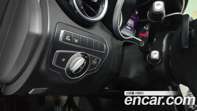 Mercedes-Benz C-Class 2017 thumb 5