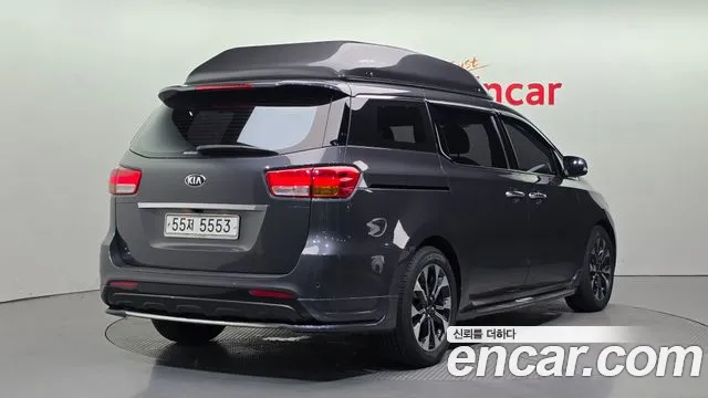 Kia Carnival 2015 thumb 10