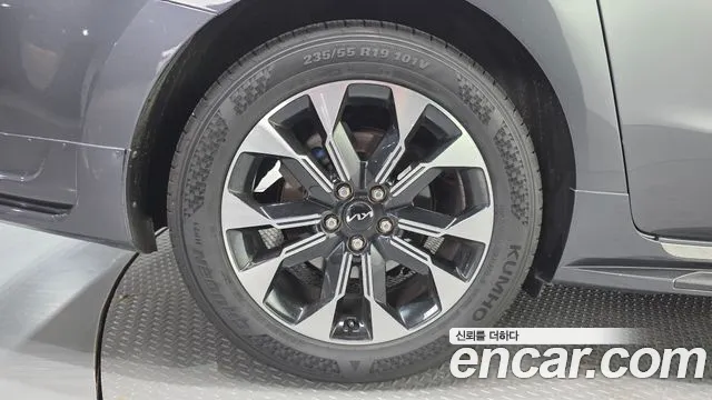 Kia Carnival 2015 thumb 4