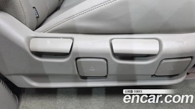 Kia Carnival 2015 thumb 3