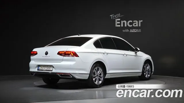 Volkswagen Passat GT 2022 thumb 11