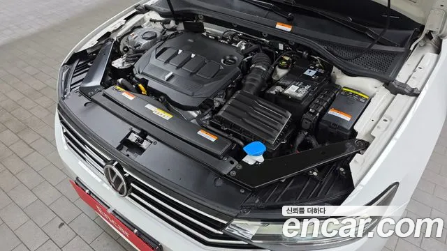 Volkswagen Passat GT 2022 thumb 8